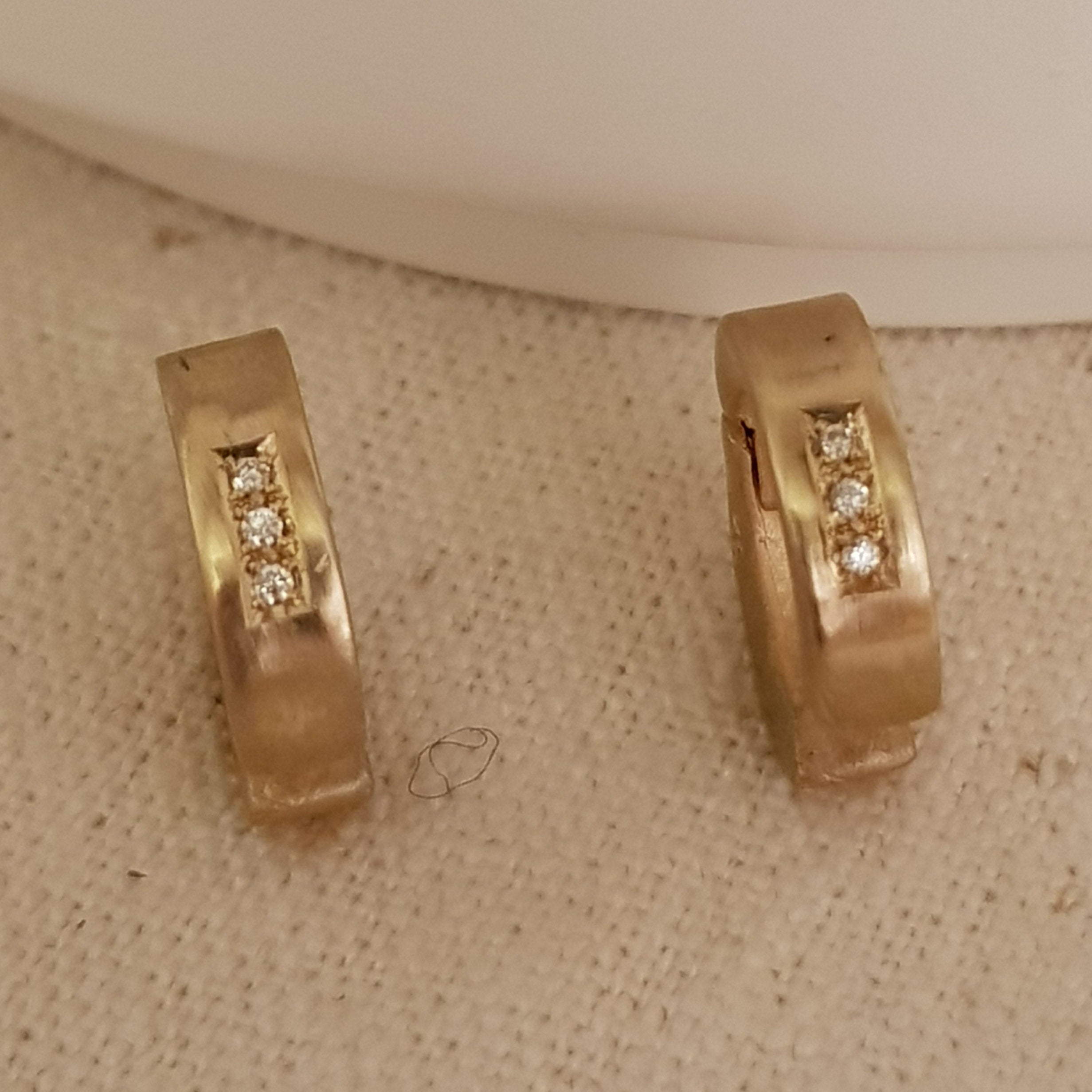 18k Gold Small Huggie Hoop Earrings with Small Diamonds