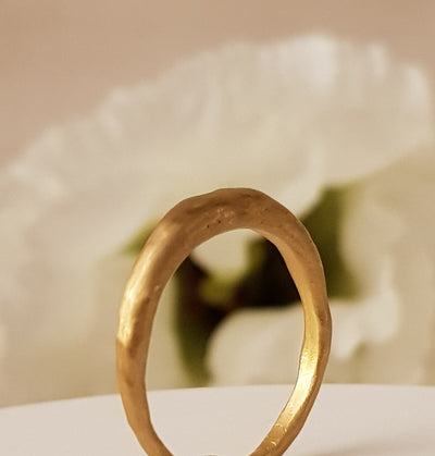 18k Hammered Slim Gold Ring