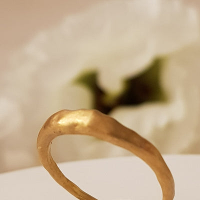 18k Hammered Slim Gold Ring