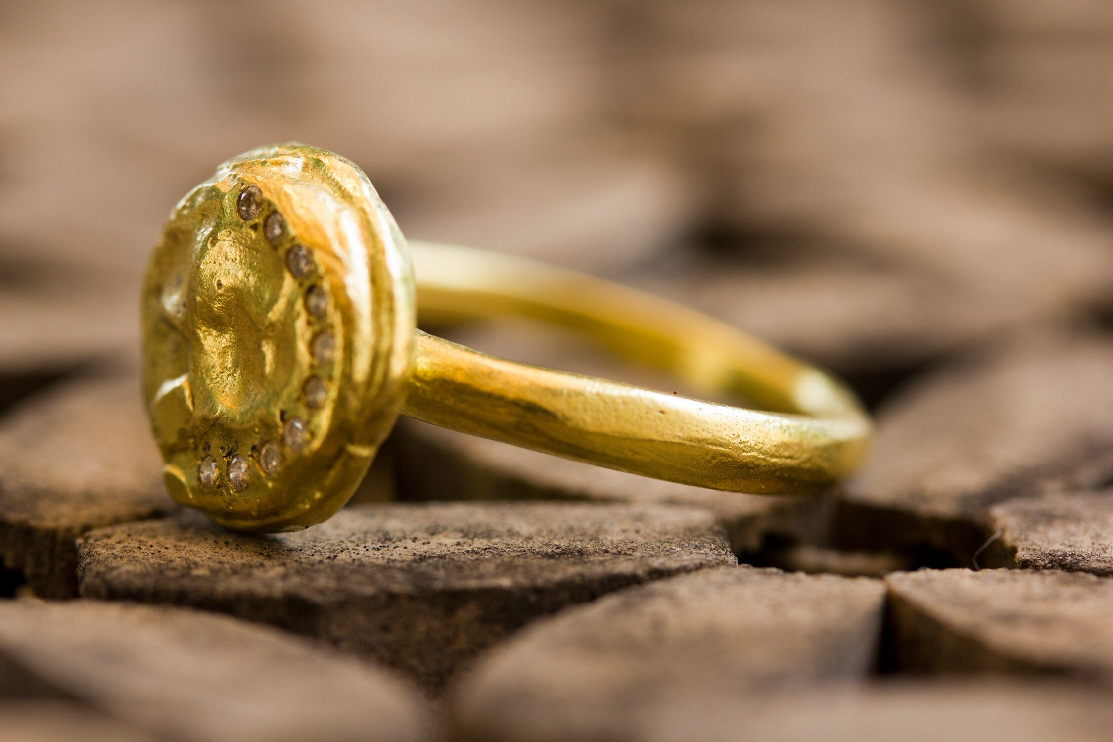 Vintage Style Hammered 18k Gold Diamond Ring