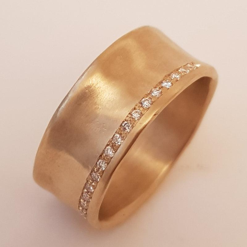 Gold Ring with small diamonds 