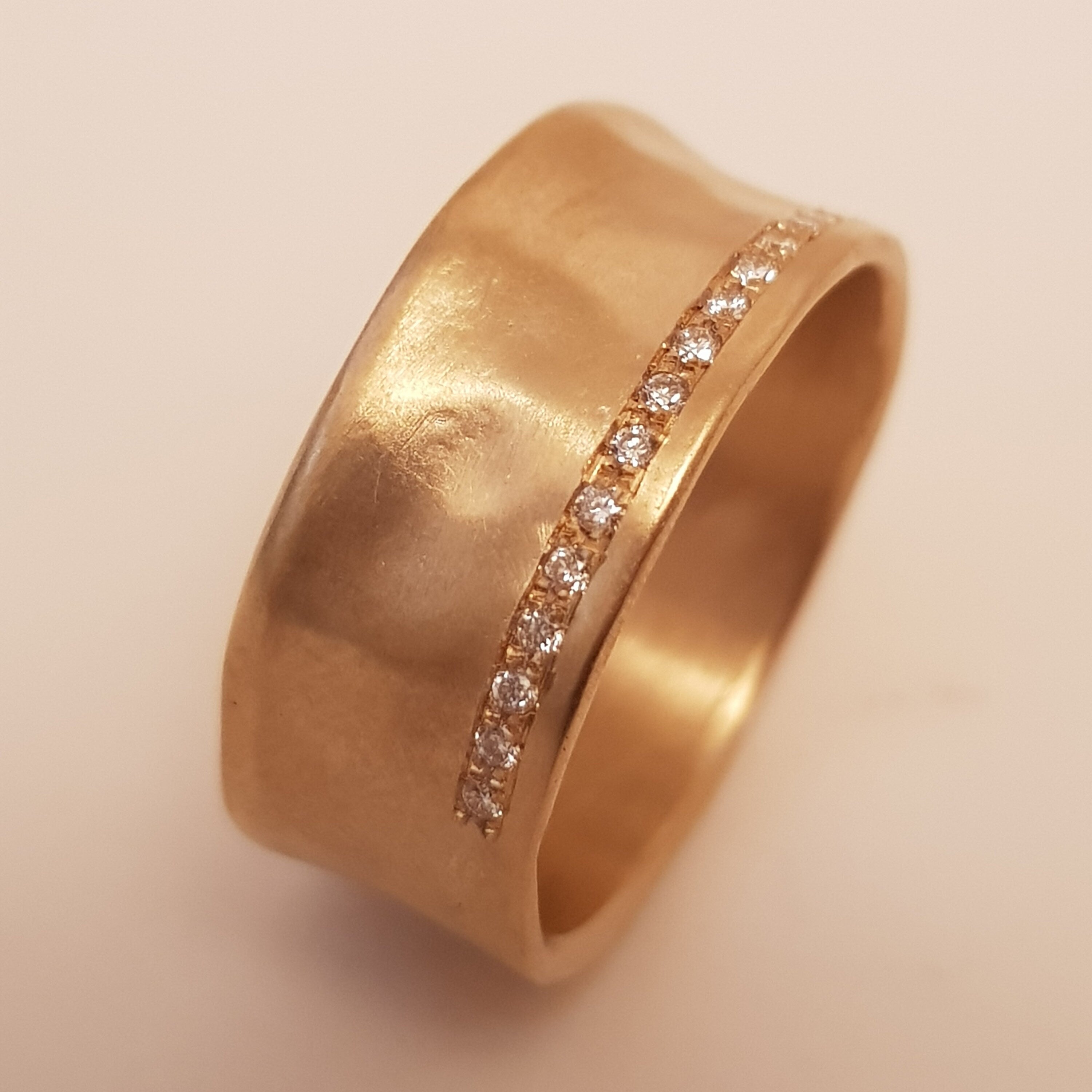 18k Smooth Matte Gold Diamond Ring in 9mm Width with 18 Small Diamonds