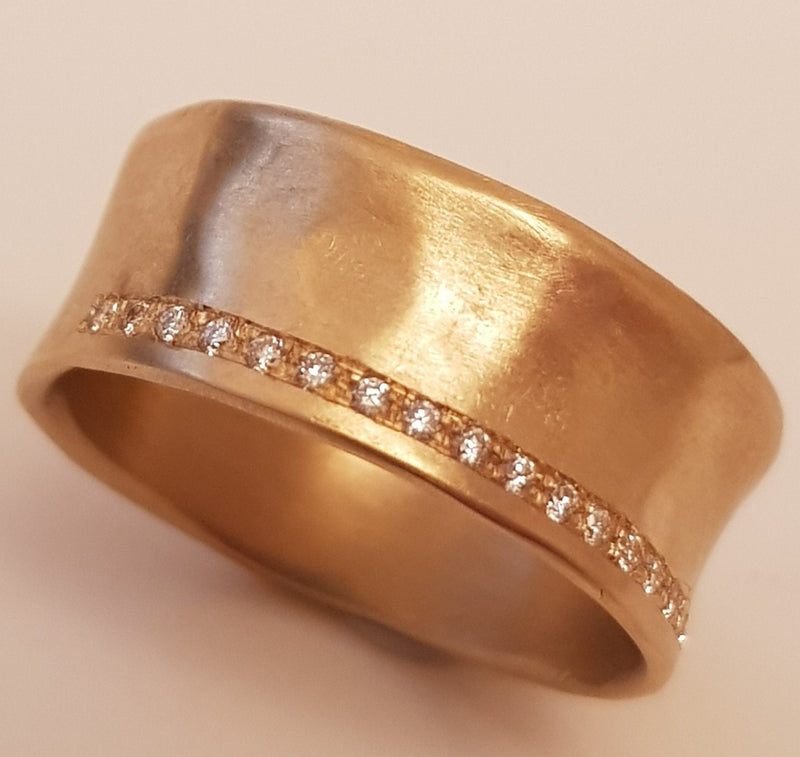 small diamonds gold ring