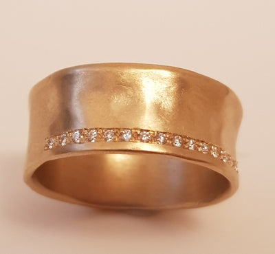 18k Smooth Matte Gold Diamond Ring in 9mm Width with 18 Small Diamonds