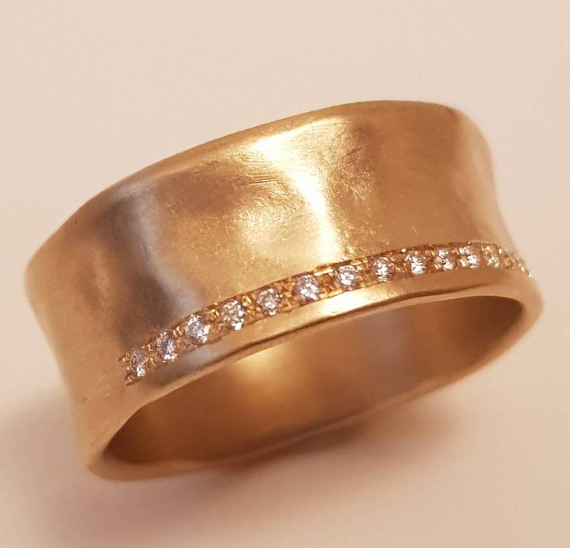 18k Smooth Matte Gold Diamond Ring in 9mm Width with 18 Small Diamonds