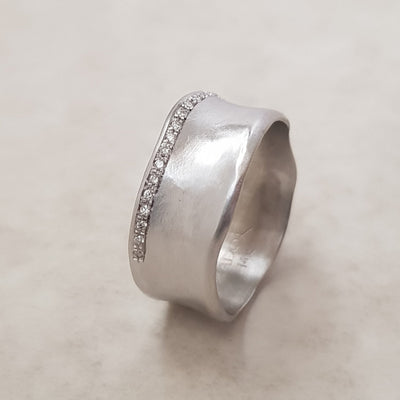 14k white gold diamond band