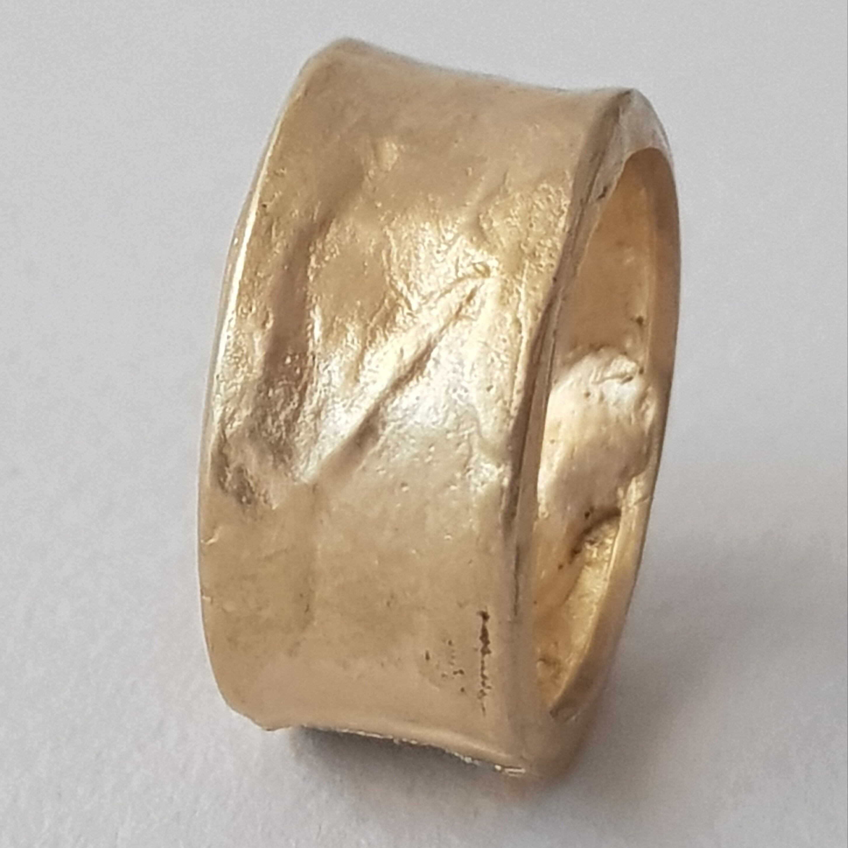 Chunky 18k Textured Hammered Gold Band Ring