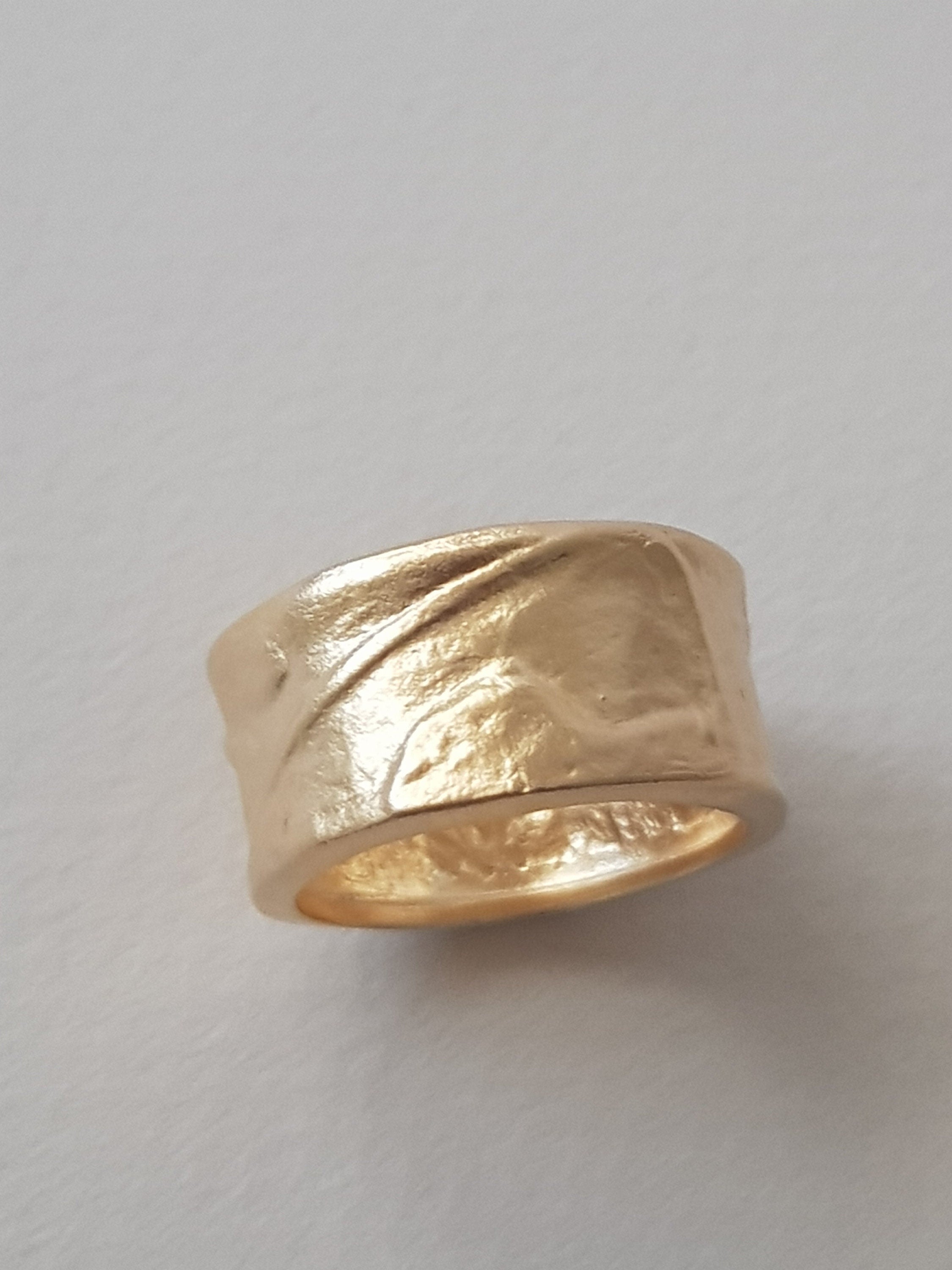 Chunky 18k Textured Hammered Gold Band Ring