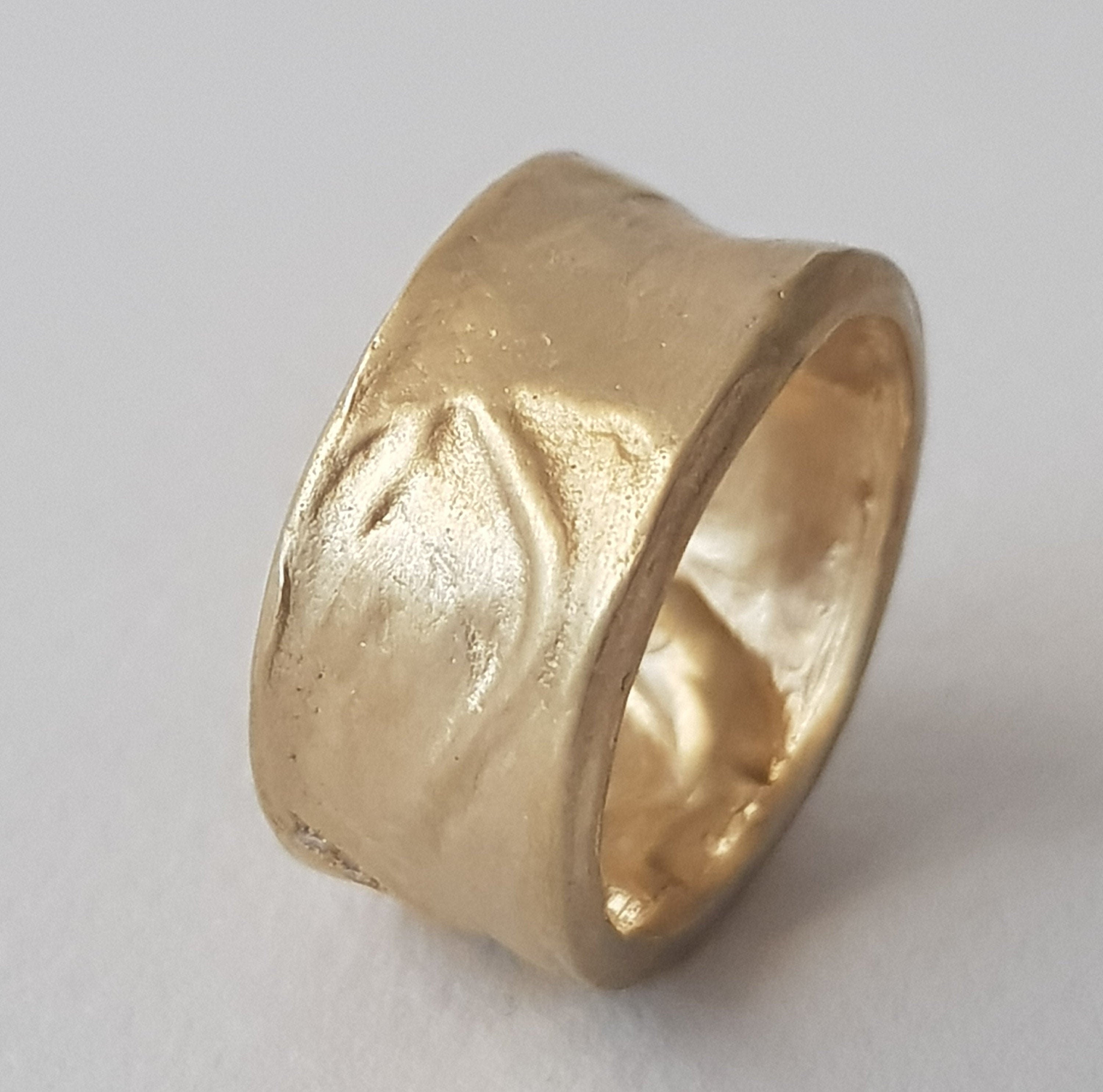 Chunky 18k Textured Hammered Gold Band Ring