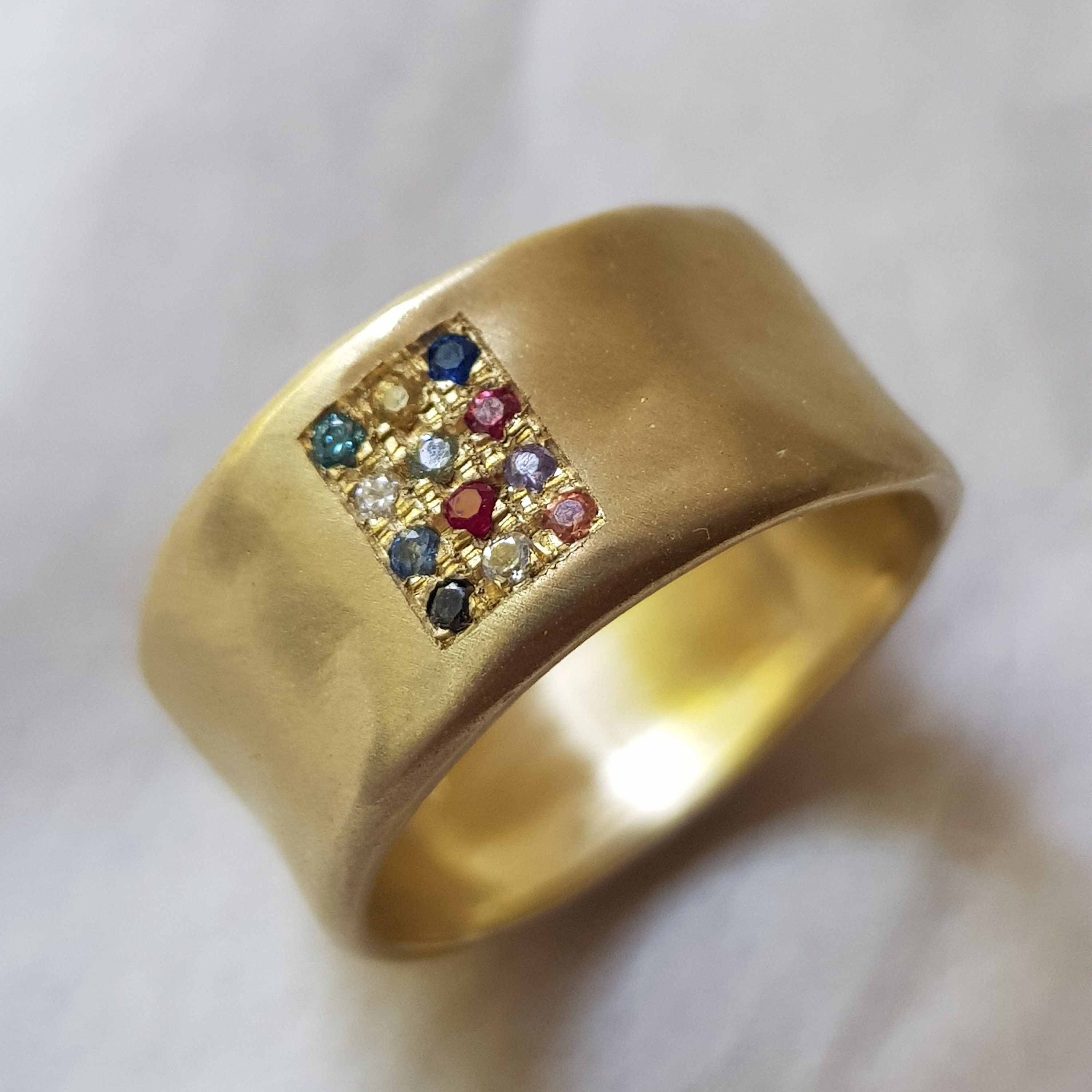 18K Gold Jewish Hoshen Ring Twelve Multi-coloured Gemstones