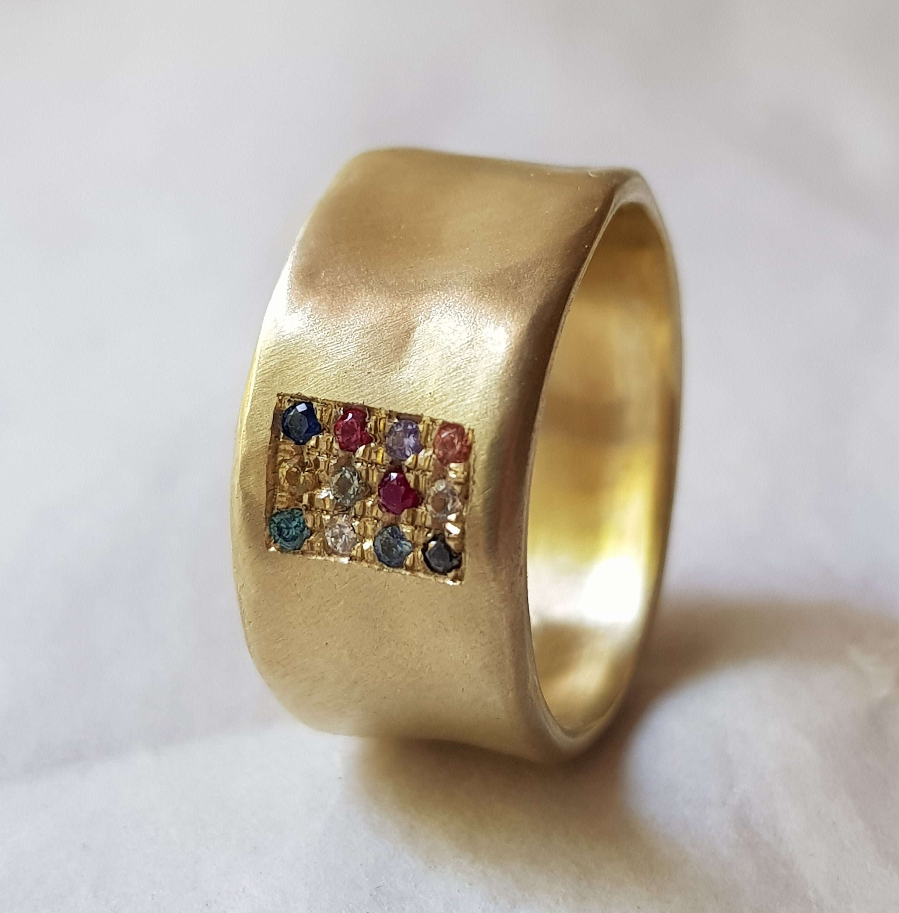 18K Gold Jewish Hoshen Ring Twelve Multi-coloured Gemstones