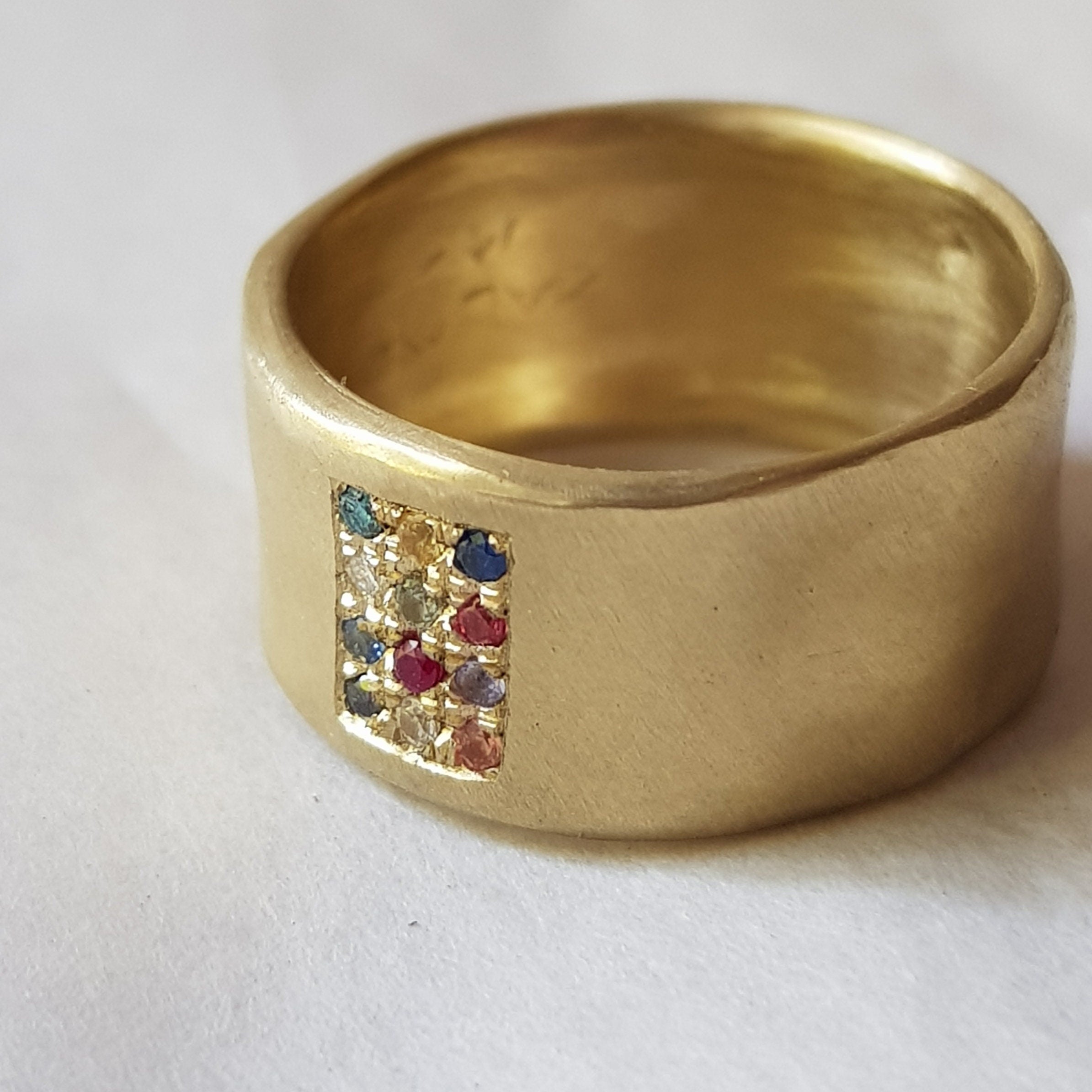 18K Gold Jewish Hoshen Ring Twelve Multi-coloured Gemstones