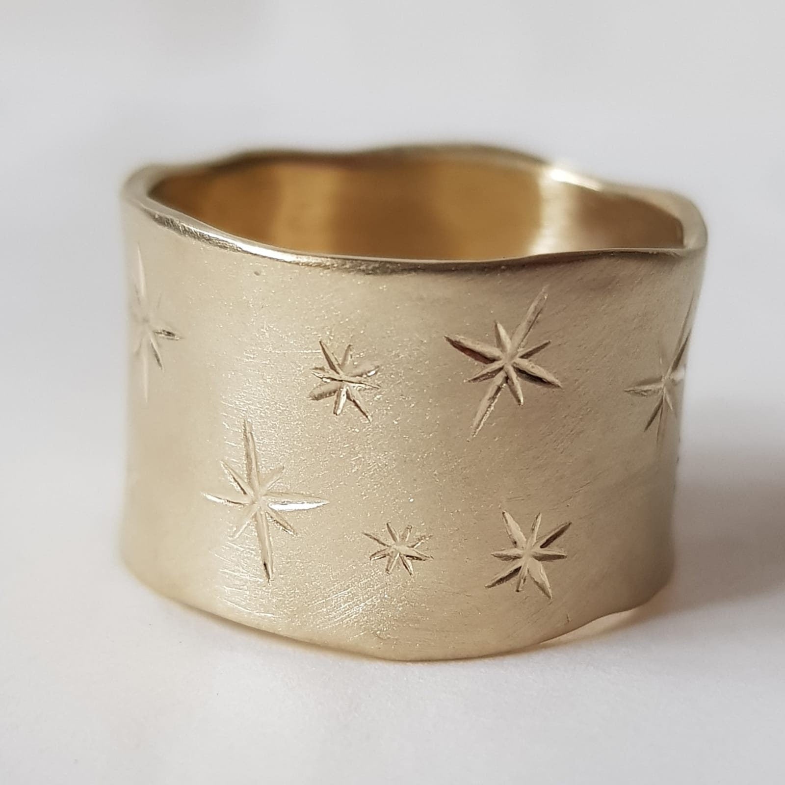 Modern 18K Yellow Gold Wide Ring Engraved Stars Matte Finish Carved Edges