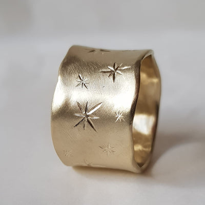 Modern 18K Yellow Gold Wide Ring Engraved Stars Matte Finish Carved Edges-ZadokGold