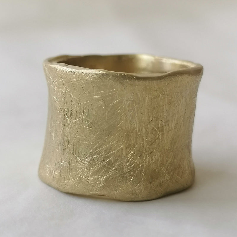 Chunky 18K Gold Band Ring, Wide Cigar Band Ring, Unique Women&