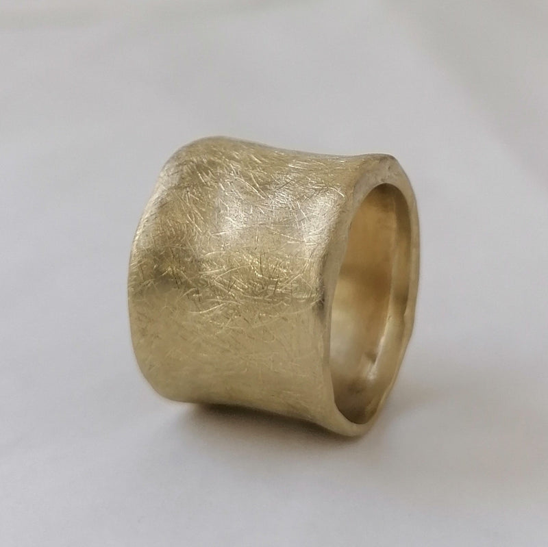 Chunky 18K Gold Band Ring, Wide Cigar Band Ring, Unique Women&