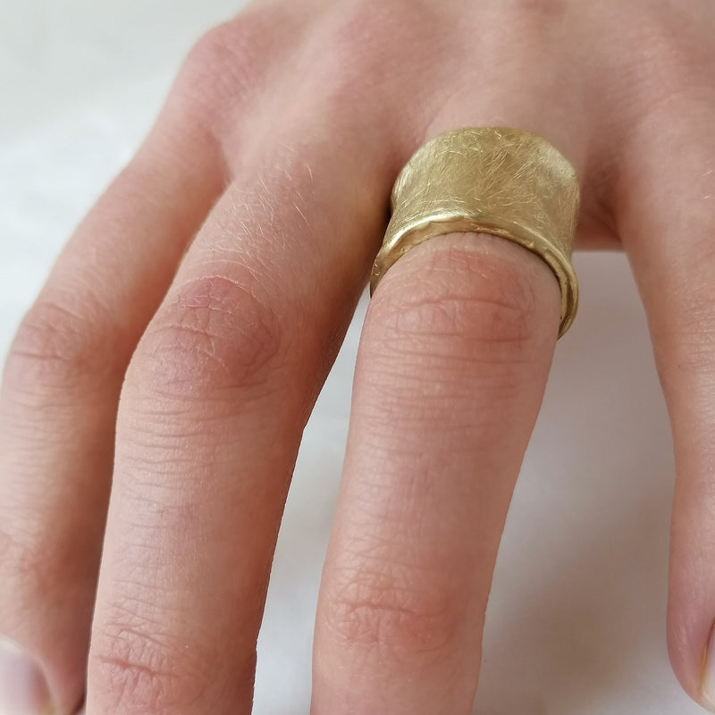 Chunky 18K Gold Band Ring, Wide Cigar Band Ring, Unique Women&