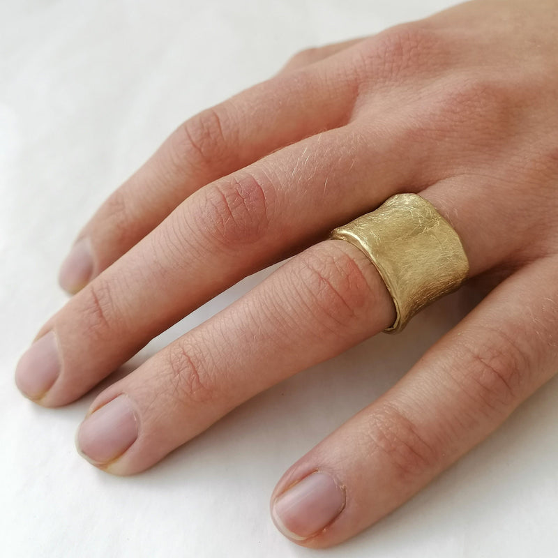 Chunky 18K Gold Band Ring, Wide Cigar Band Ring, Unique Women&